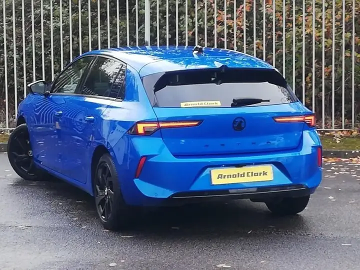 Vauxhall Astra 2023 photo 2