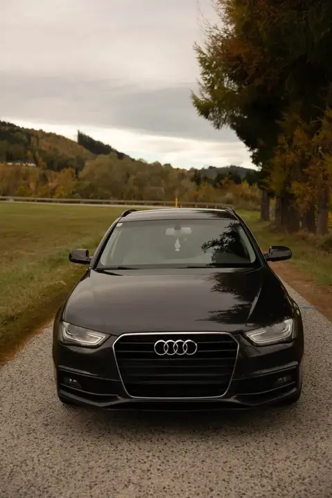 Audi A4 2015 photo 2