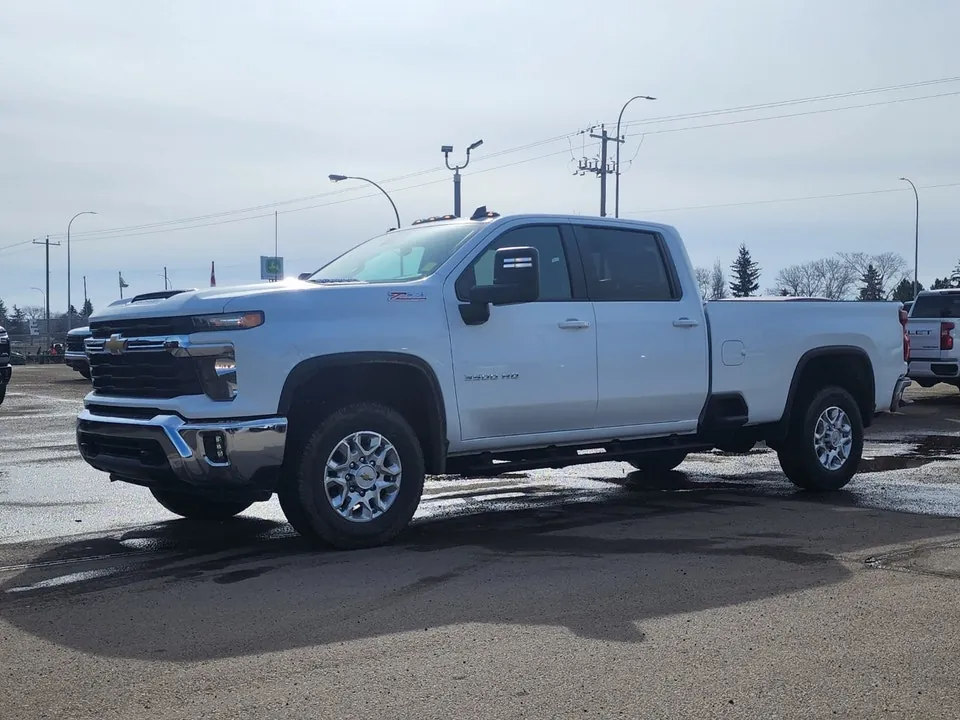 Chevrolet Silverado 3500Hd 2026 photo 2