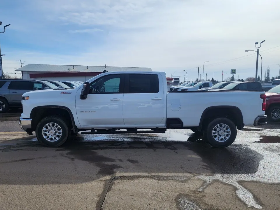 Chevrolet Silverado 3500Hd 2026 photo 3