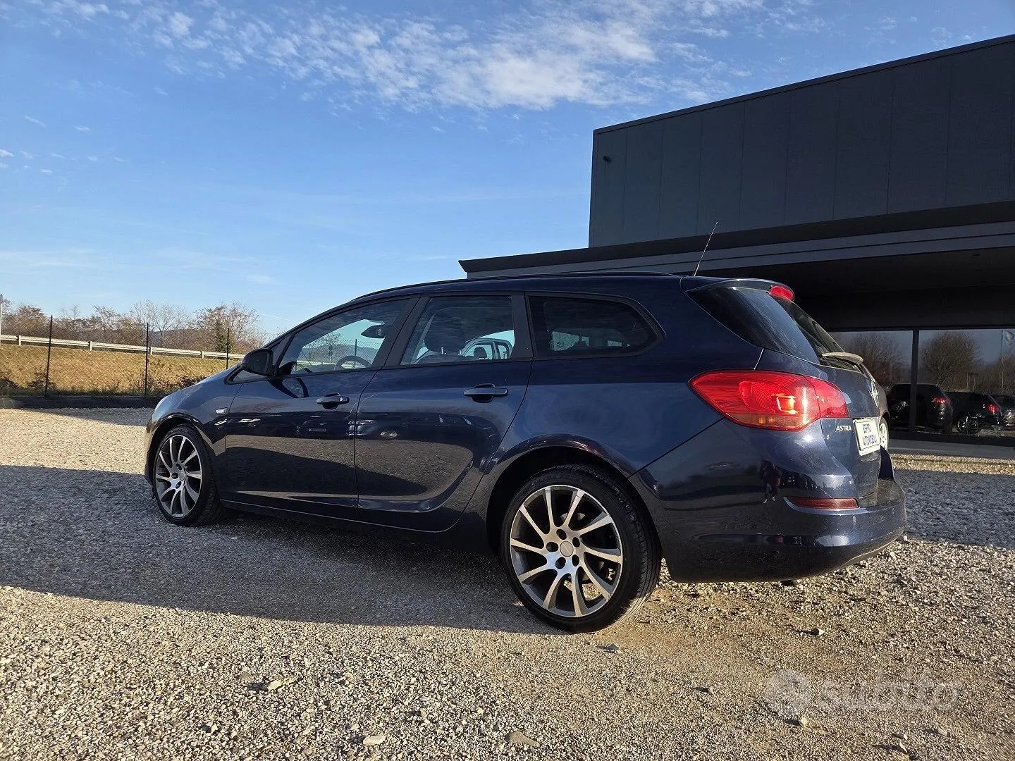 Opel Astra 2011 photo 4