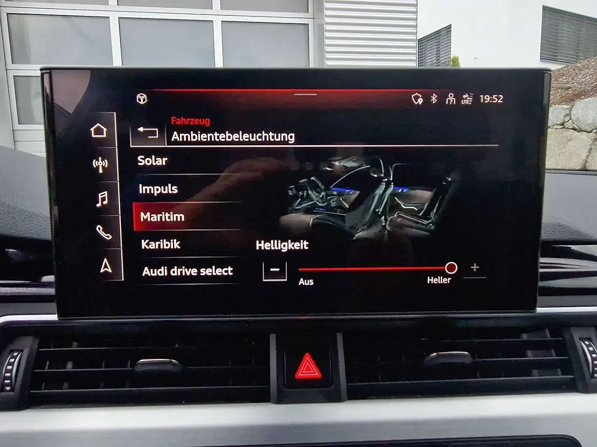 Audi A4 2022 photo 2