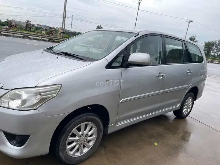 Toyota Innova 2013 photo 3