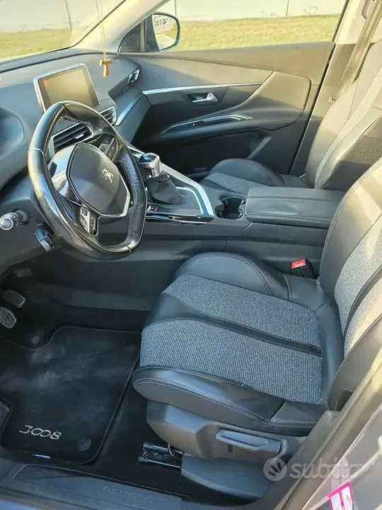 Peugeot 3008 2018 photo 3