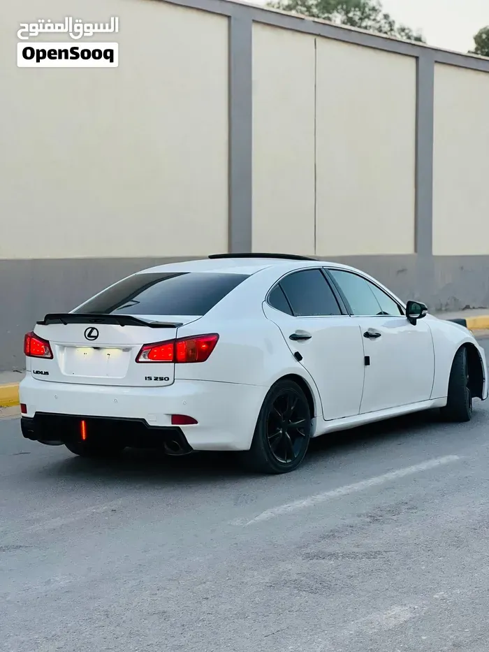 Lexus Is 250 2010 photo 3
