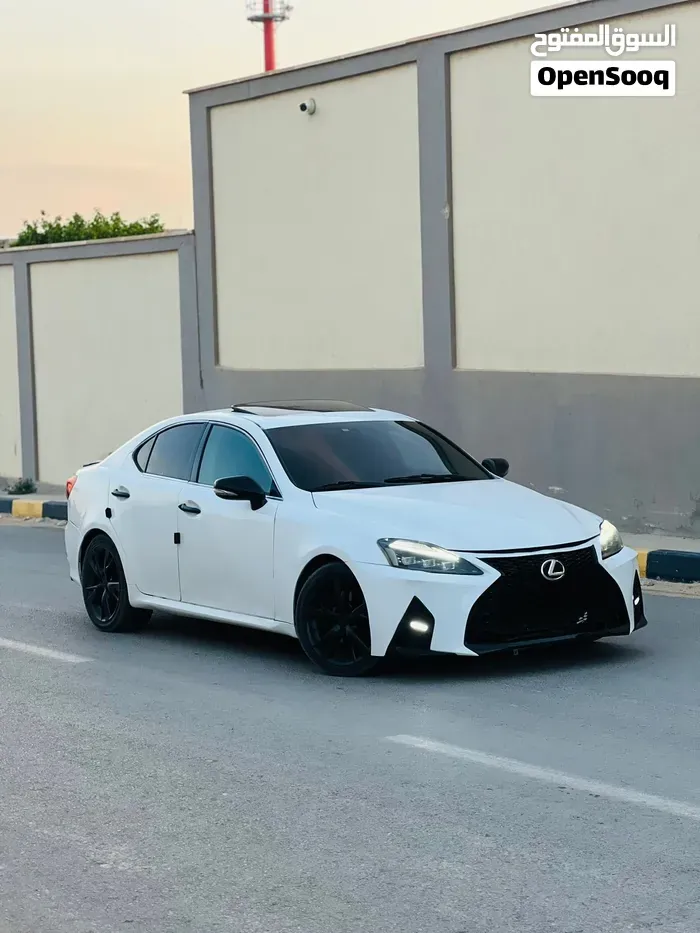 Lexus Is 250 2010 photo 2