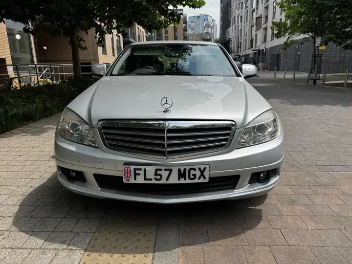 Mercedes-Benz C-Class 2007 photo 2