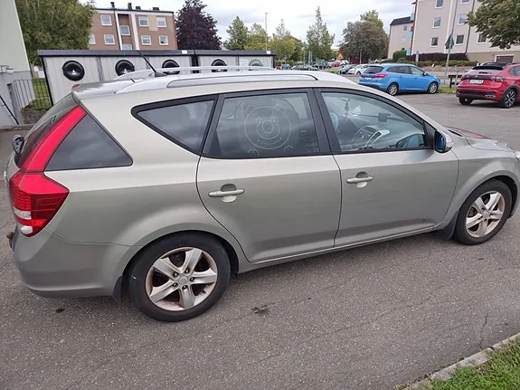 Kia Ceed 2010 photo 5