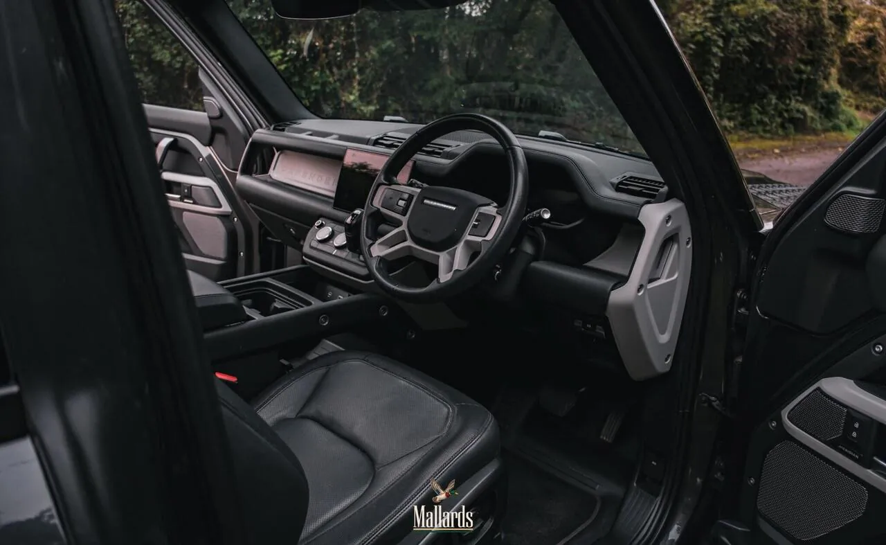 Land Rover Defender 90 2024 photo 5