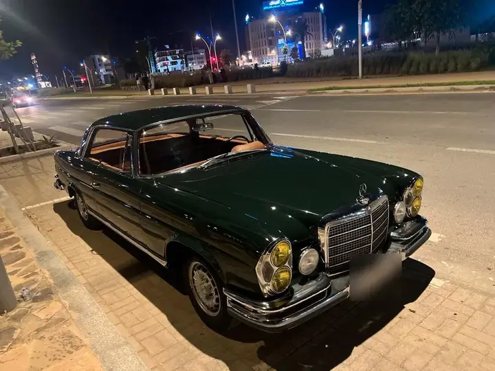 Mercedes-Benz W111