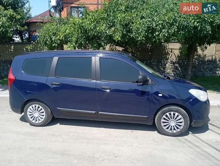 Dacia Lodgy 2014 photo 3