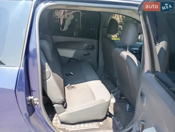 Dacia Lodgy 2014 photo 2