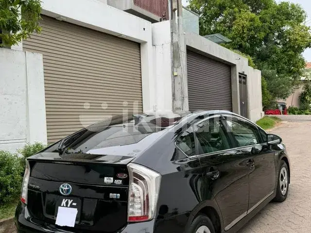Toyota Prius 2013 photo 2