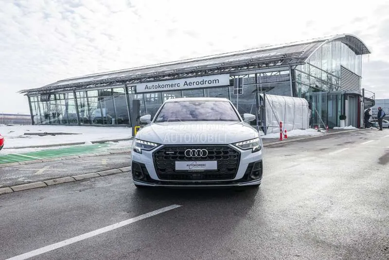 Audi A8 2022 photo 2