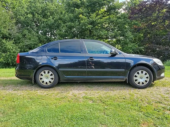 Skoda Octavia 2011 photo 3