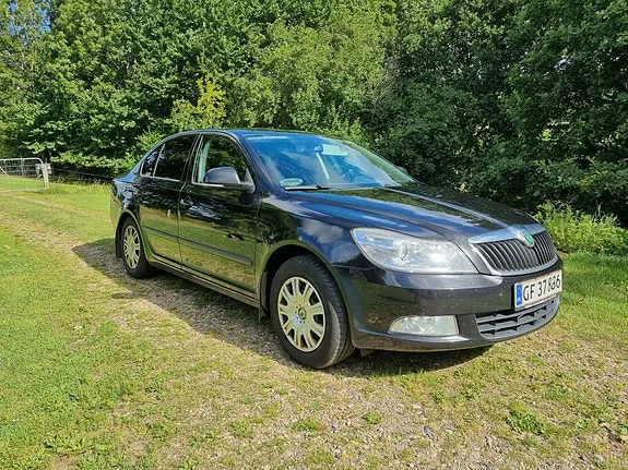 Skoda Octavia 2011 photo 2