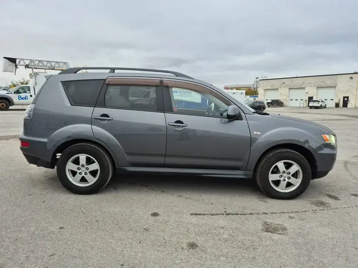 Mitsubishi Outlander 2011 photo 4