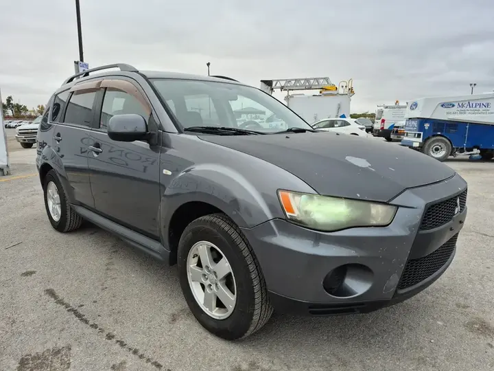 Mitsubishi Outlander 2011 photo 3
