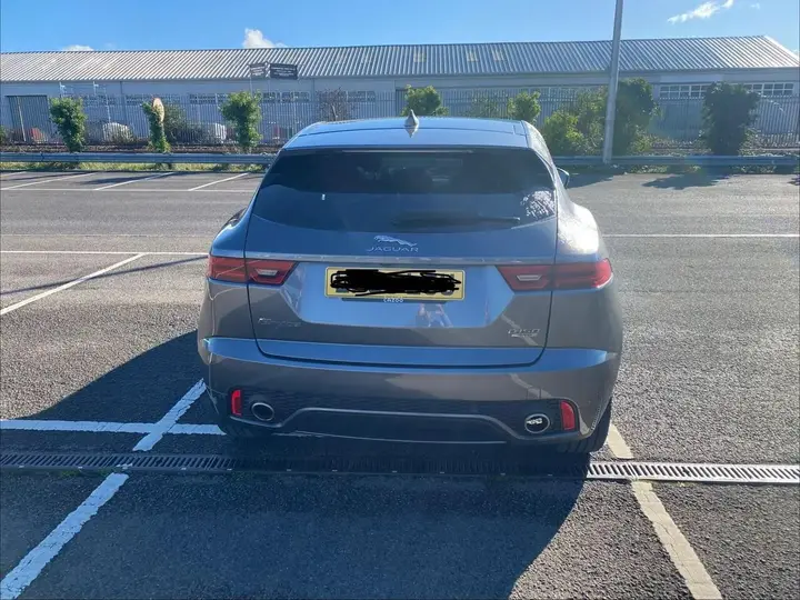 Jaguar E-Pace 2018 photo 5