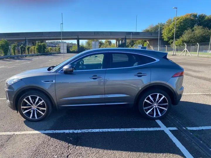 Jaguar E-Pace 2018 photo 3