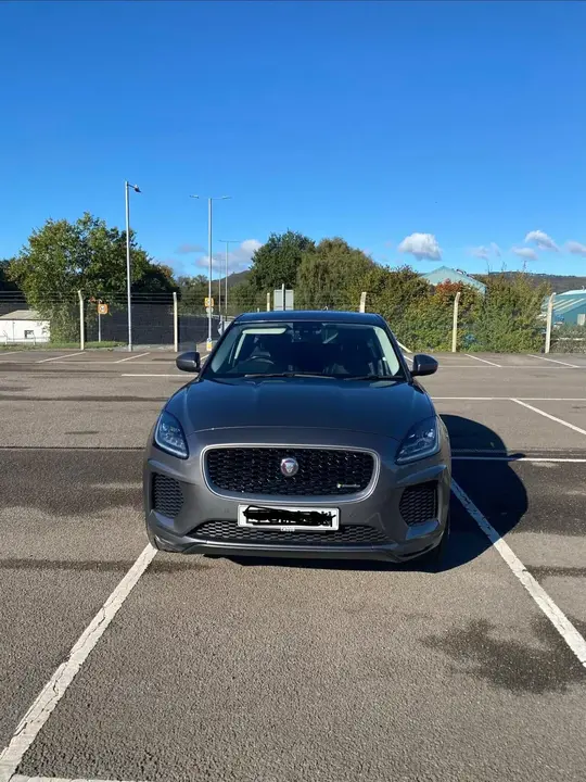 Jaguar E-Pace 2018 photo 2