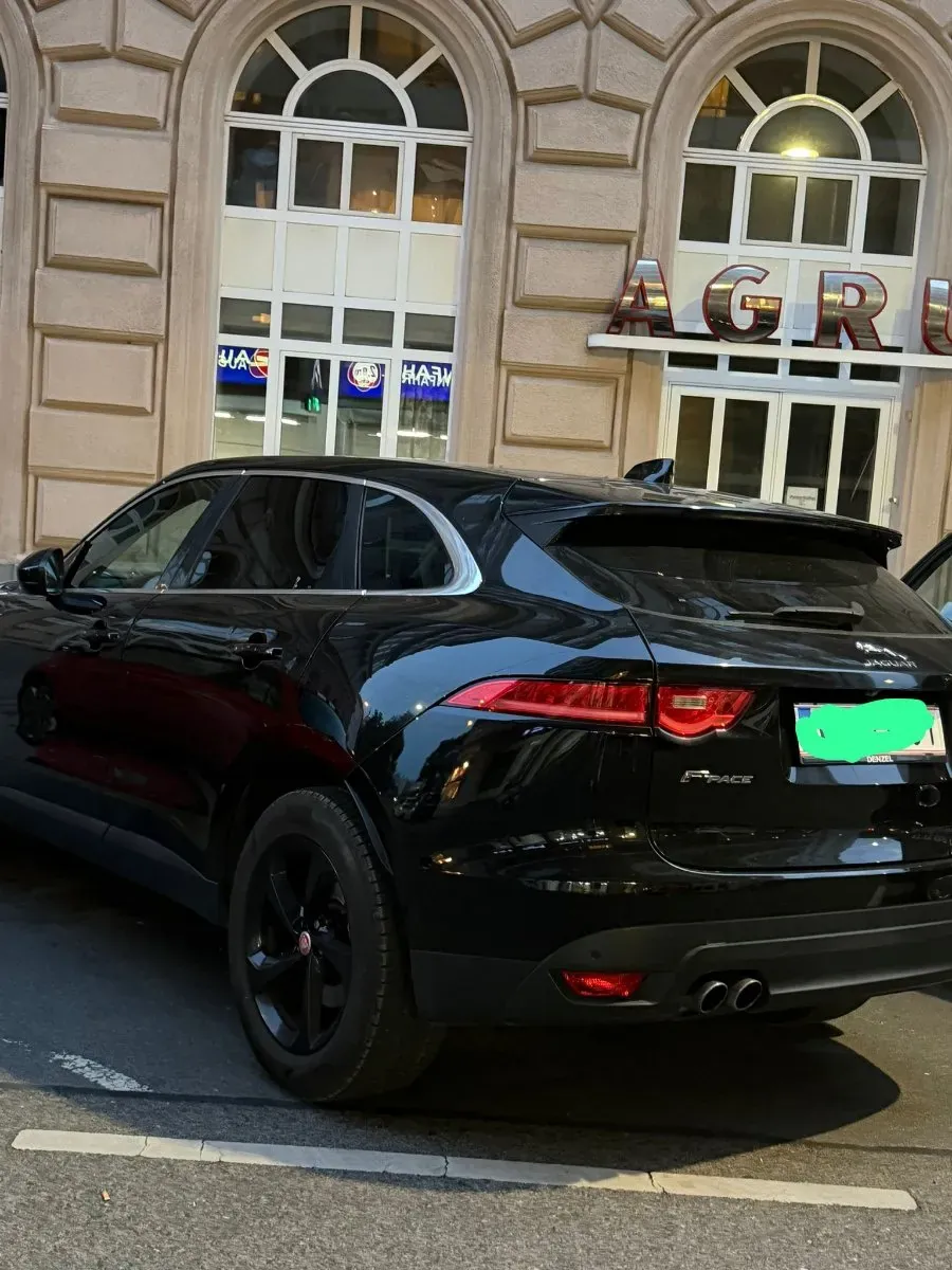 Jaguar F-Pace 2016 photo 2