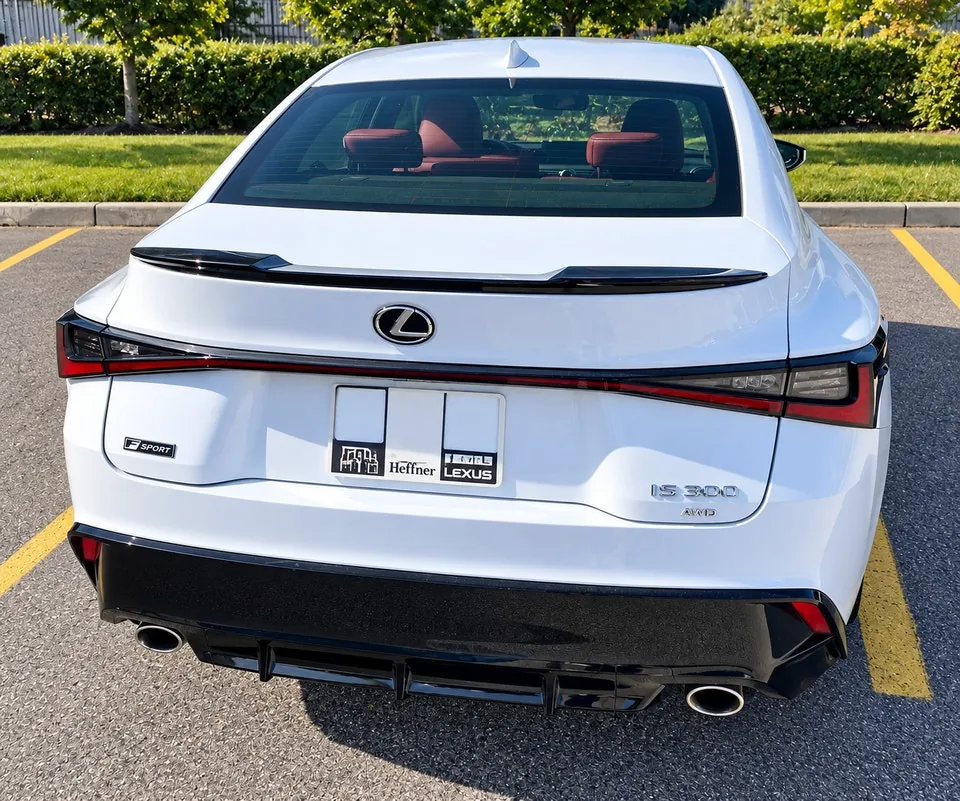 Lexus Is 300 2021 photo 5