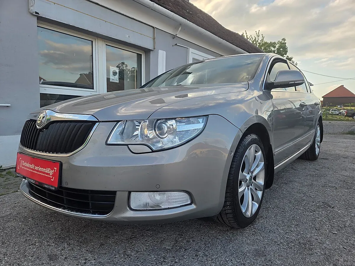 Skoda Superb 2009 photo 2