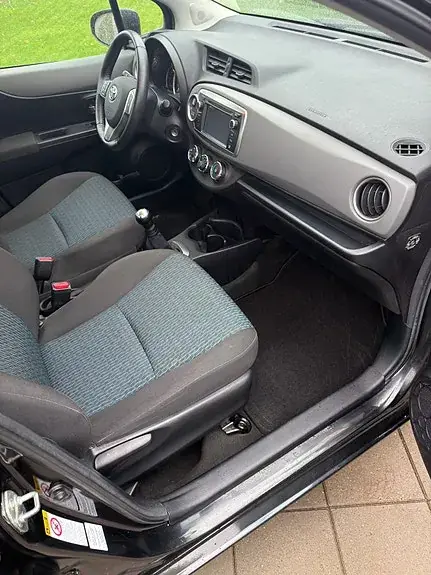 Toyota Yaris 2012 photo 4
