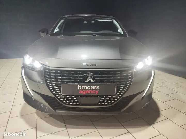 Peugeot 208 2022 photo 2