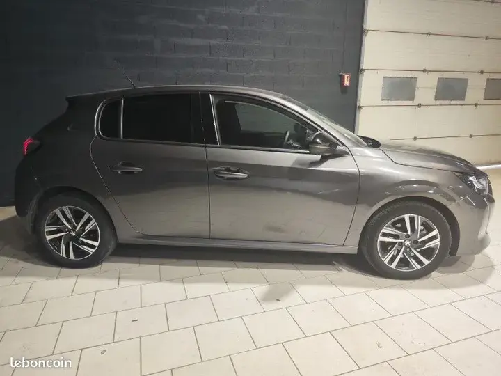 Peugeot 208 2022 photo 4