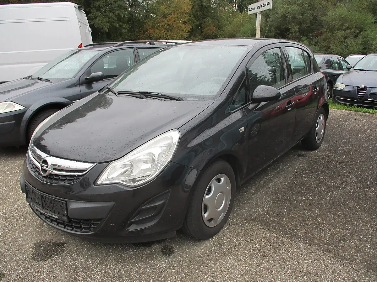 Opel Corsa 2013 photo 2