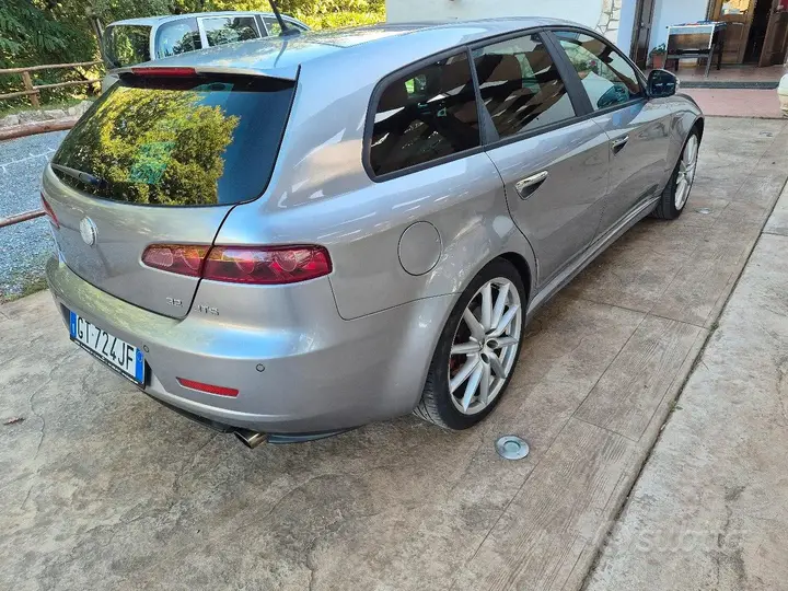 Alfa Romeo 159 2009 photo 2