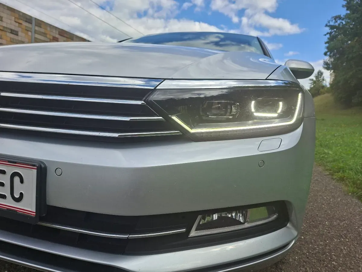 Volkswagen Passat 2018 photo 2