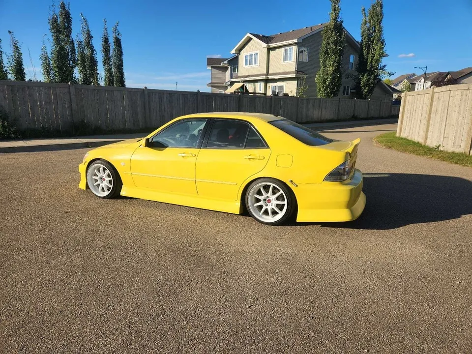 Toyota Altezza 2000 photo 4