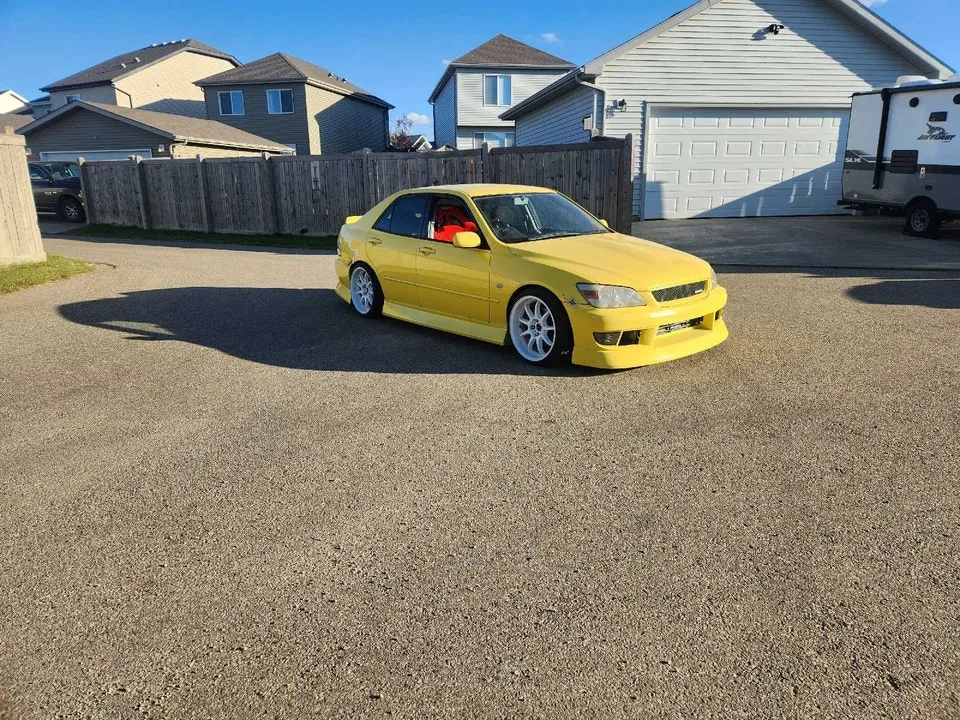 Toyota Altezza 2000 photo 3