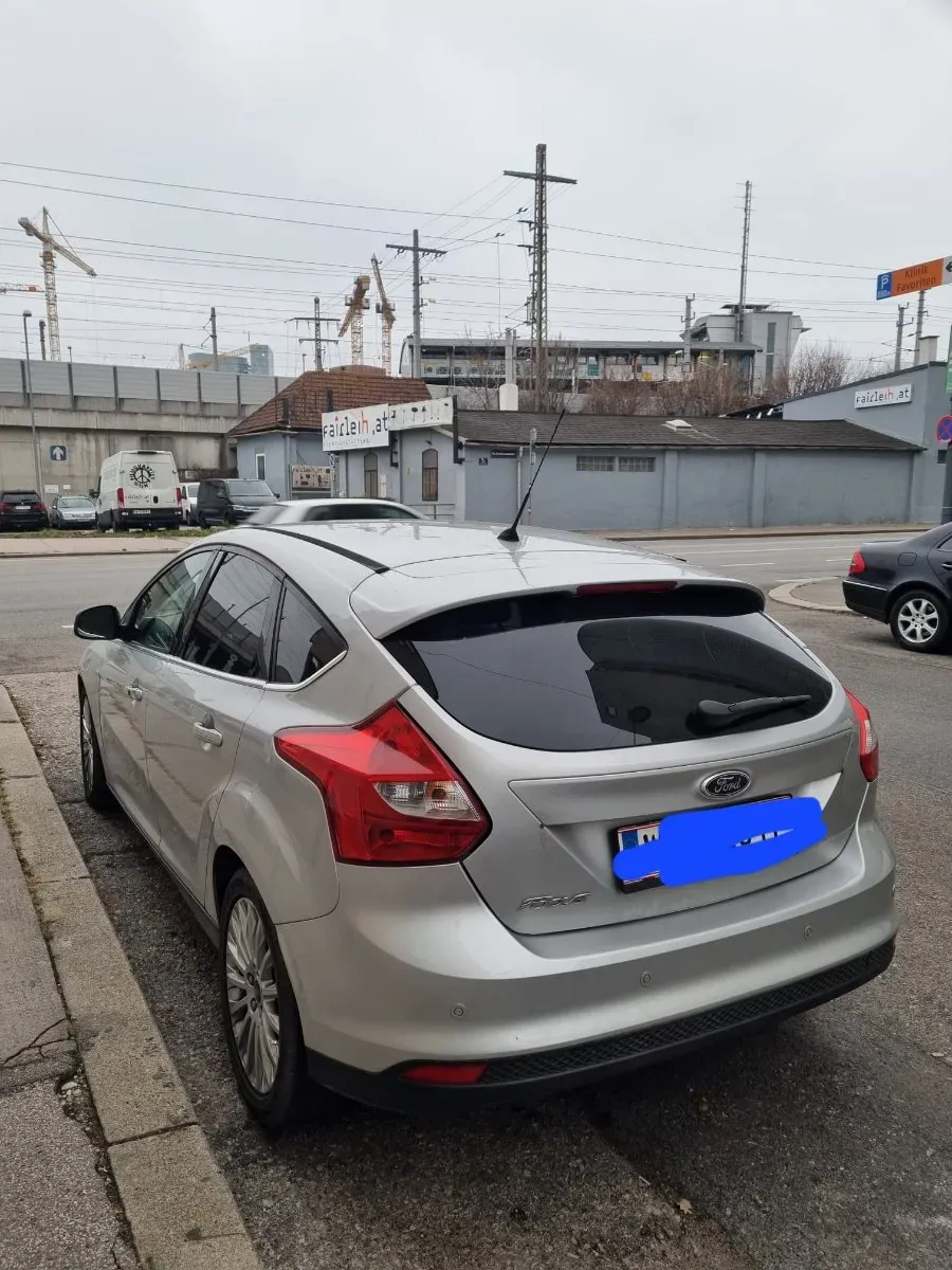 Ford Focus 2011 photo 3