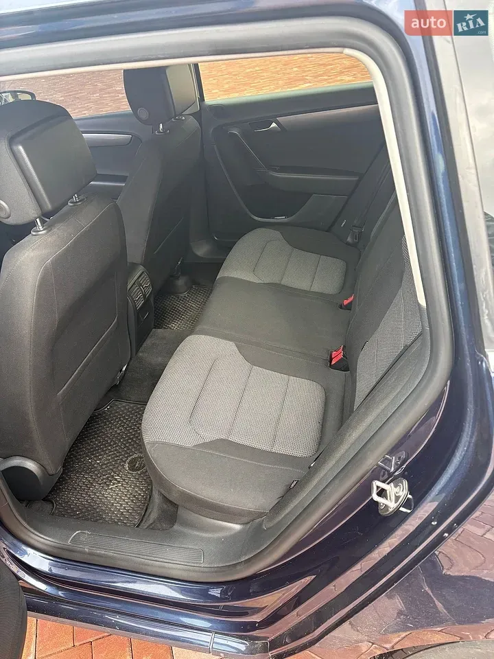 Volkswagen Passat 2012 photo 3