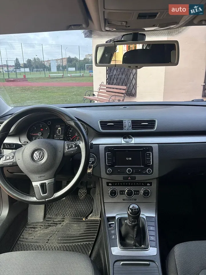 Volkswagen Passat 2012 photo 4