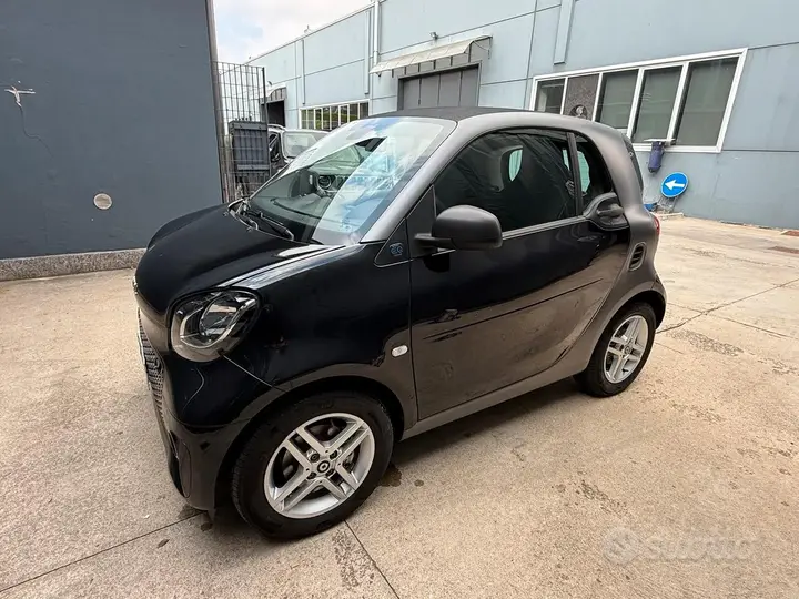 Smart Fortwo 2022 photo 4