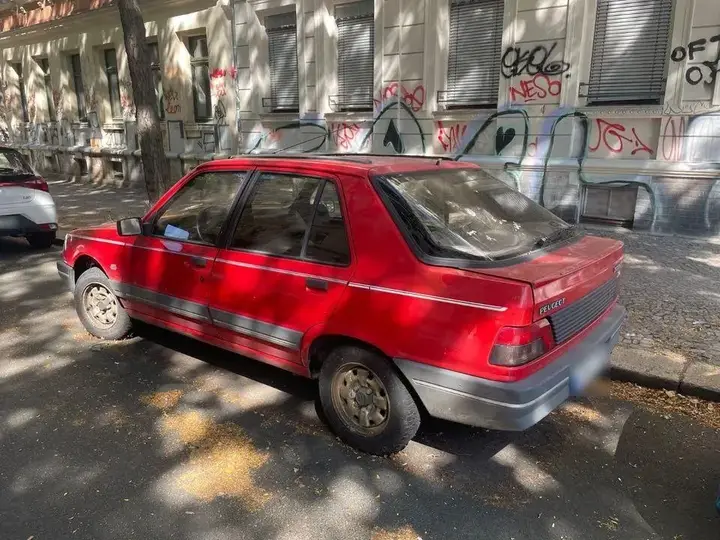 Peugeot 309