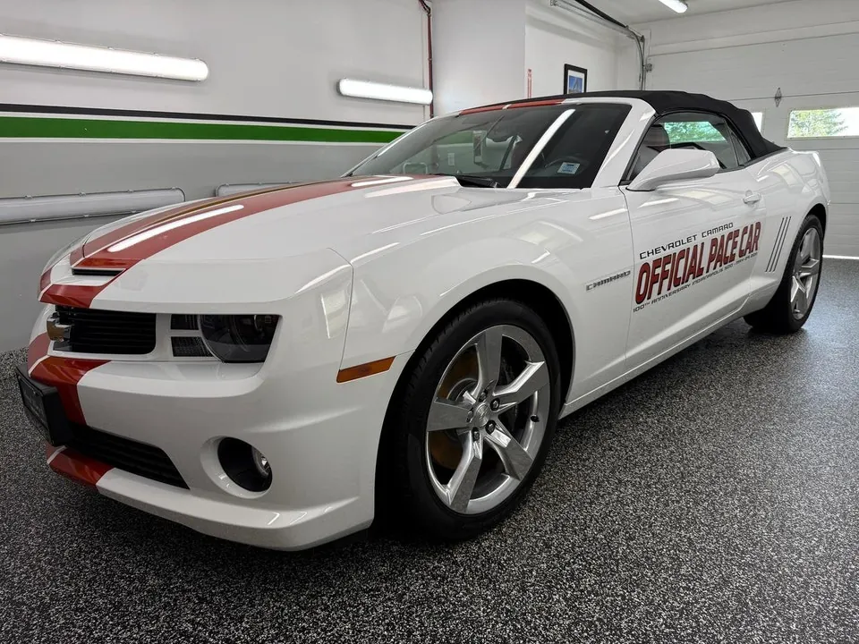 Chevrolet Camaro 2011 photo 3
