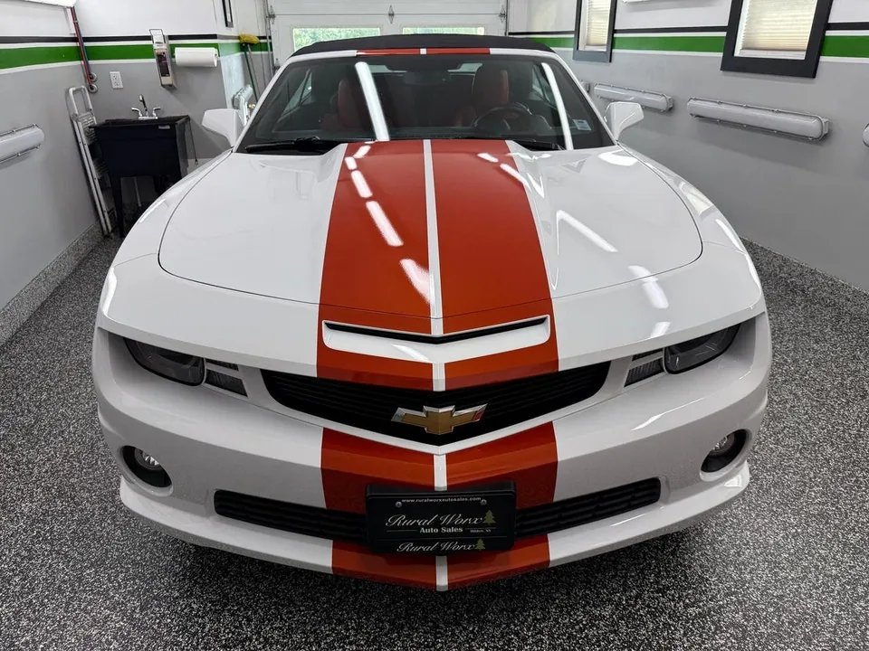 Chevrolet Camaro 2011 photo 2