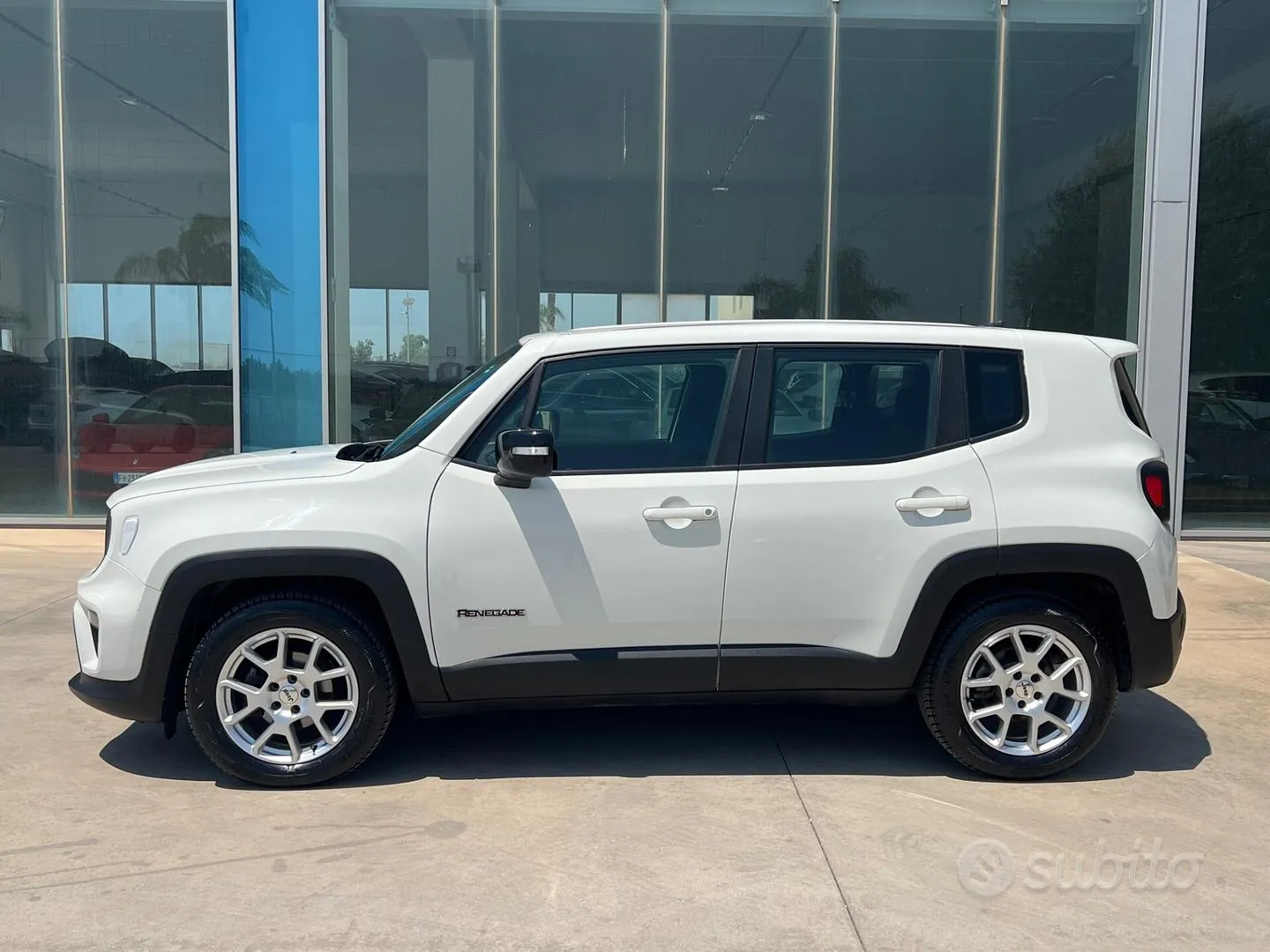 Jeep Renegade 2023 photo 2