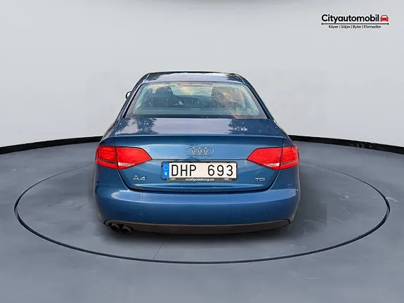 Audi A4 2011 photo 5