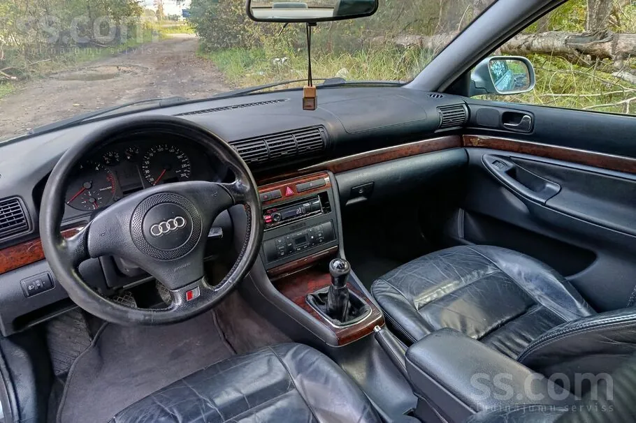 Audi A4 1999 photo 3