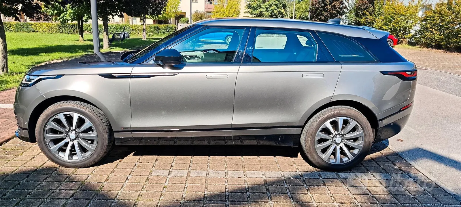 Land Rover Range Rover Velar 2018 photo 3