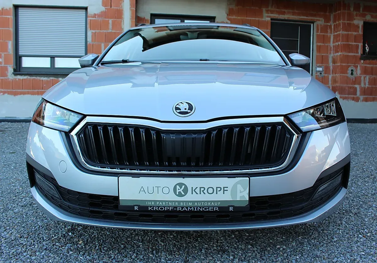 Skoda Octavia 2023 photo 3