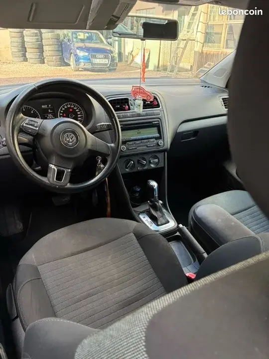 Volkswagen Polo 2010 photo 3