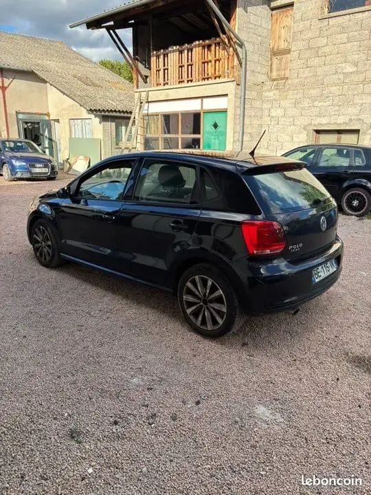 Volkswagen Polo 2010 photo 2